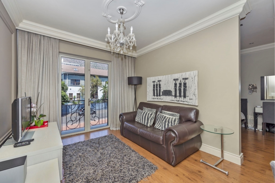 To Let 1 Bedroom Property for Rent in Green Point Western Cape